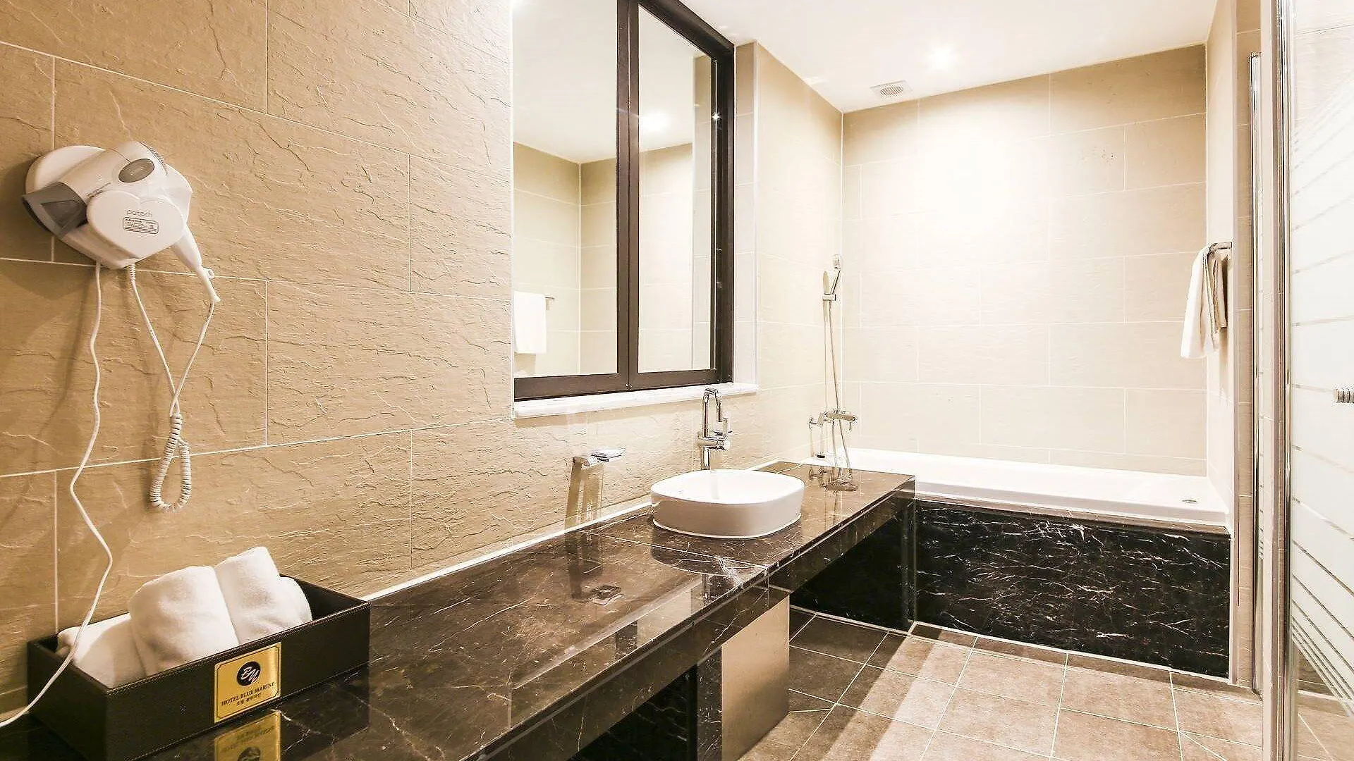 Incheon Blue Marine Hotel 3*,  韓国